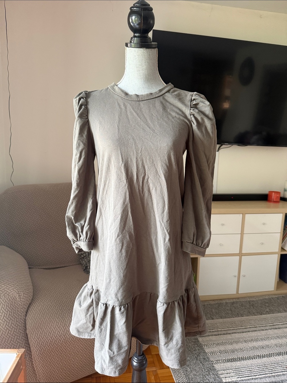 Women's Puff-Sleeve Ruffle Hem Dress in Taupe